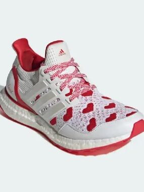 ADIDAS ultra boost Valentine’s Day Womens running shoes size 6.5